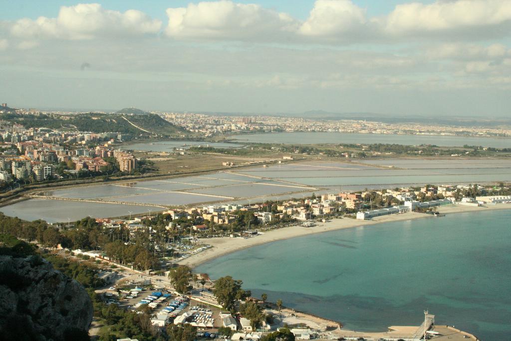 B&Beach Cagliari Guest House Luaran gambar
